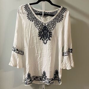 Monoreno Black & White Embroidered Top